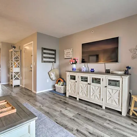 Branson Apartment With Pool - 5 Mi To Marvel Cave!